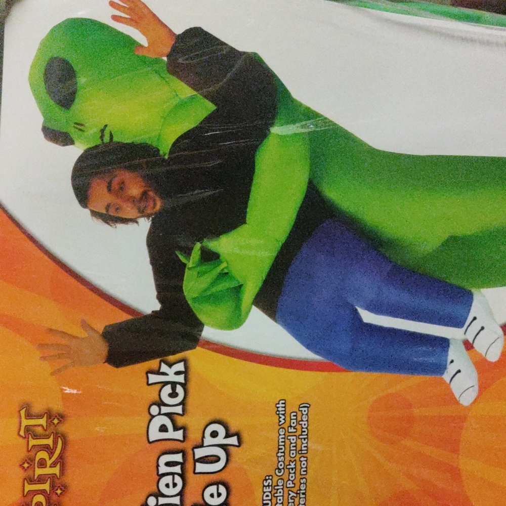 Alien pick me up costume